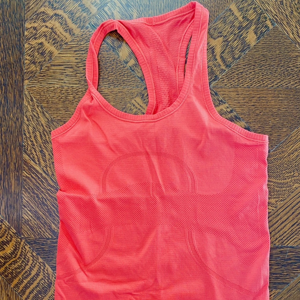 LuluLemon Swiftly Tech Size 4 Tank